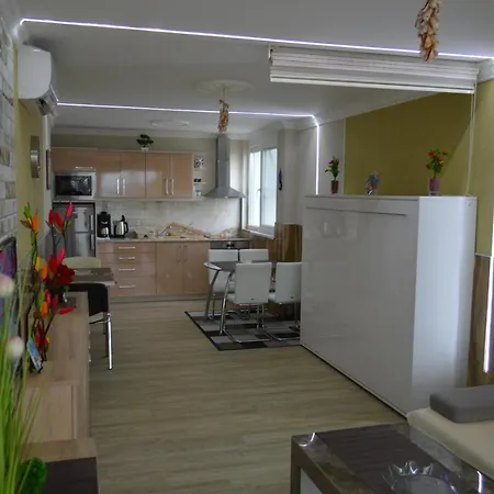 Ezuestpart Granada 2 Koezvetlen Vizparti Apartman Διαμέρισμα