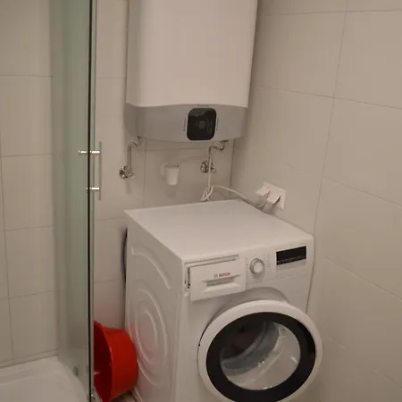 Ezuestpart Granada 2 Koezvetlen Vizparti Apartman 公寓