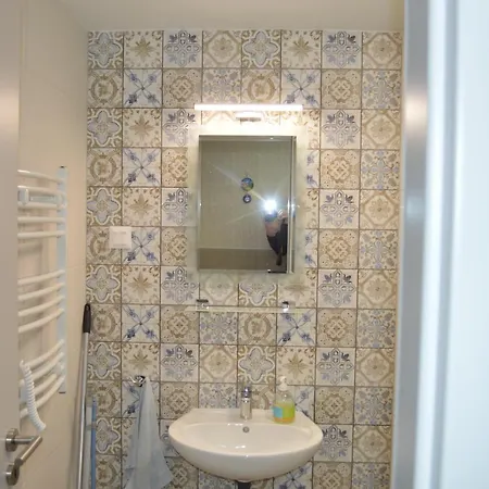 Διαμέρισμα Ezuestpart Granada 2 Koezvetlen Vizparti Apartman *