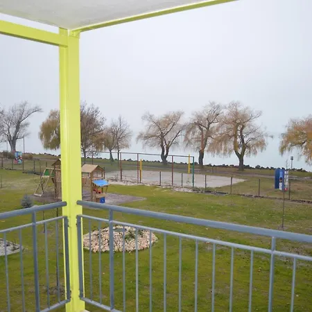 Ezuestpart Granada 2 Koezvetlen Vizparti Apartman * Σίοφοκ