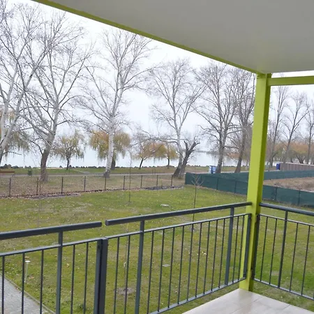 公寓 Ezuestpart Granada 2 Koezvetlen Vizparti Apartman 希欧福克