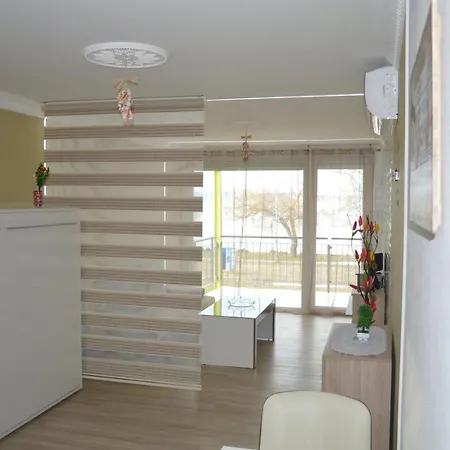 Ezuestpart Granada 2 Koezvetlen Vizparti Apartman * 希欧福克