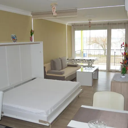 Ezuestpart Granada 2 Koezvetlen Vizparti Apartman * 希欧福克