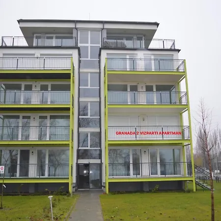 Ezuestpart Granada 2 Koezvetlen Vizparti Apartman *