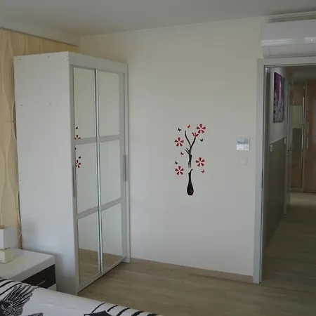 Ezuestpart Granada 2 Koezvetlen Vizparti Apartman * Siofok