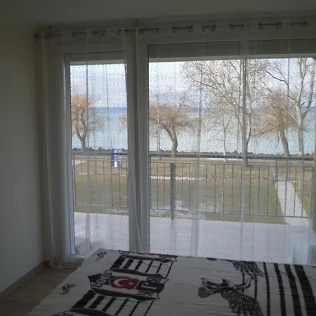 Ezuestpart Granada 2 Koezvetlen Vizparti Apartman Διαμέρισμα *