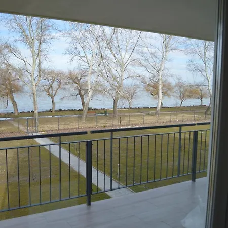 公寓 Ezuestpart Granada 2 Koezvetlen Vizparti Apartman